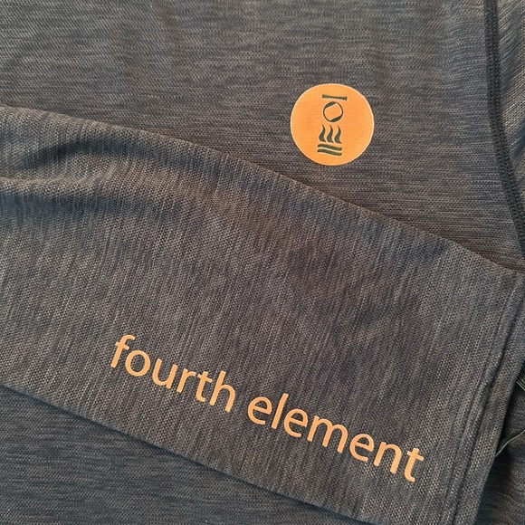 Fourth Element BNWOT long sleeved performance shirt with thumb loops - Picture 2 of 4